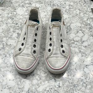 Blowfish sneakers size 8